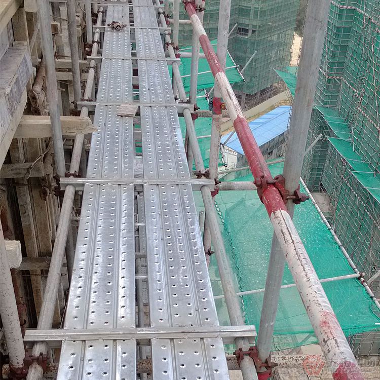 脚手架钢跳板在工地运用中的产品展示 脚手架钢跳板在工地运用中的产品展示